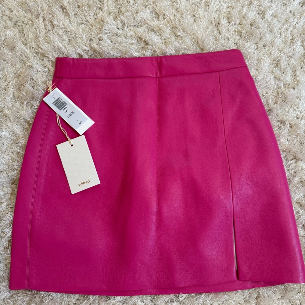 Aritzia skirt brand new